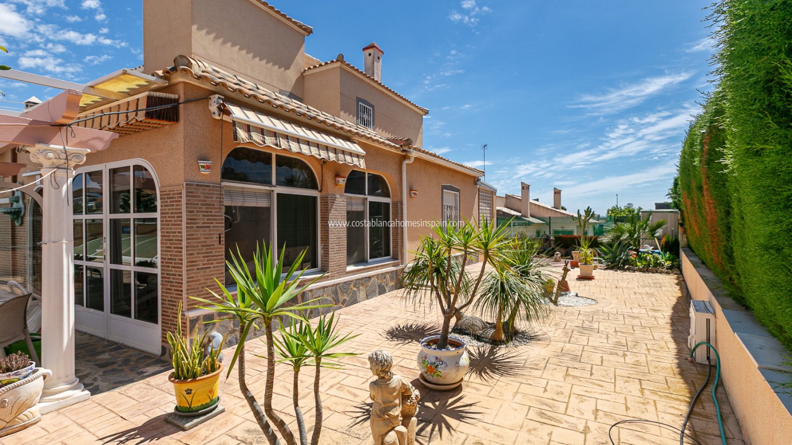 Resale - Detached Villa - La Zenia