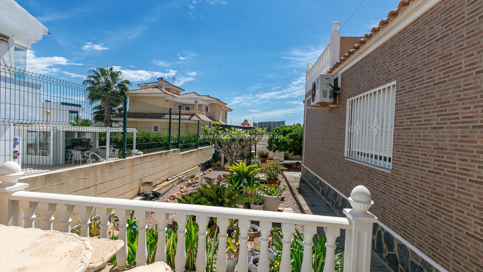 Resale - Detached Villa - La Zenia