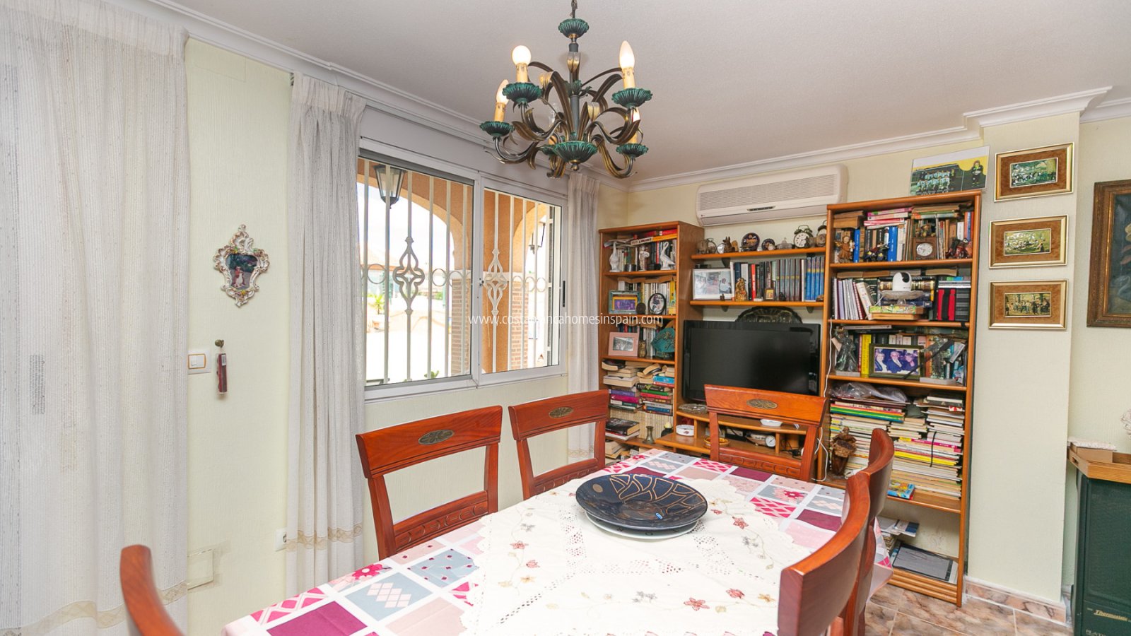 Resale - Detached Villa - La Zenia