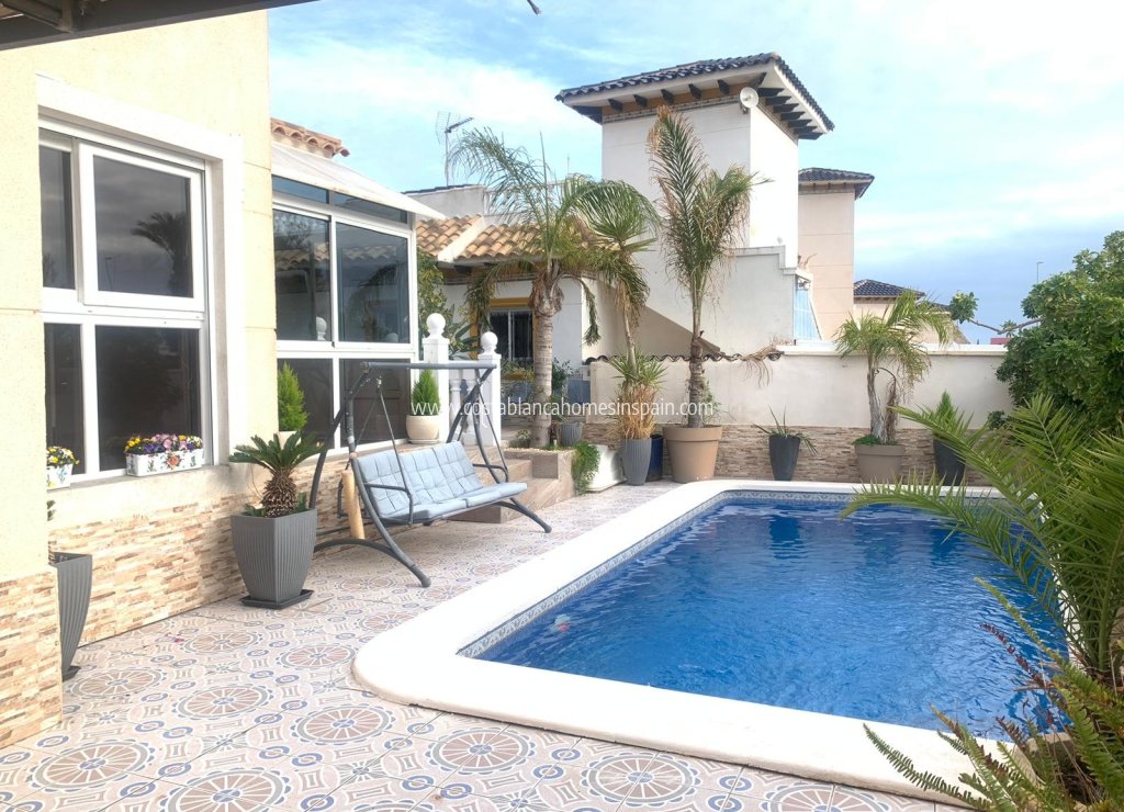 Resale - Detached Villa - La Zenia