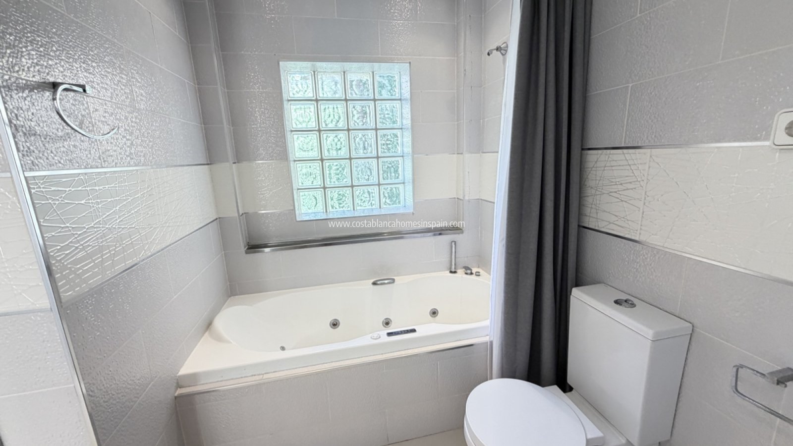 Resale - Detached Villa - Las Ramblas - Las Ramblas Golf