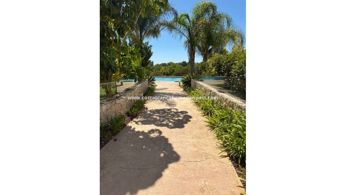 Resale - Detached Villa - Lo Romero Golf