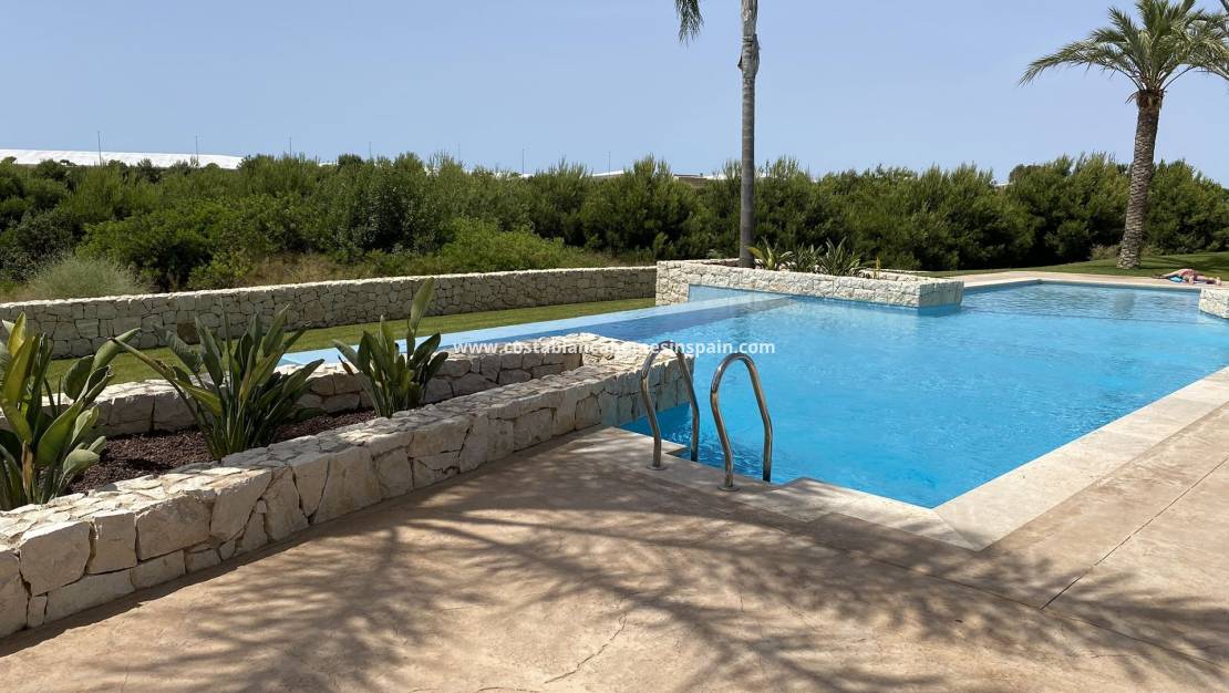 Resale - Detached Villa - Lo Romero Golf