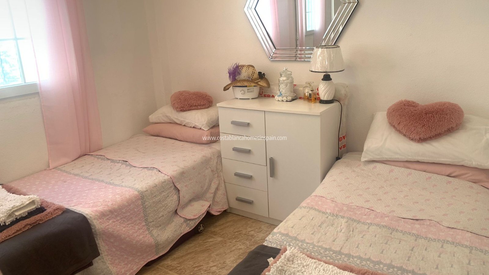 Resale - Detached Villa - Los Altos