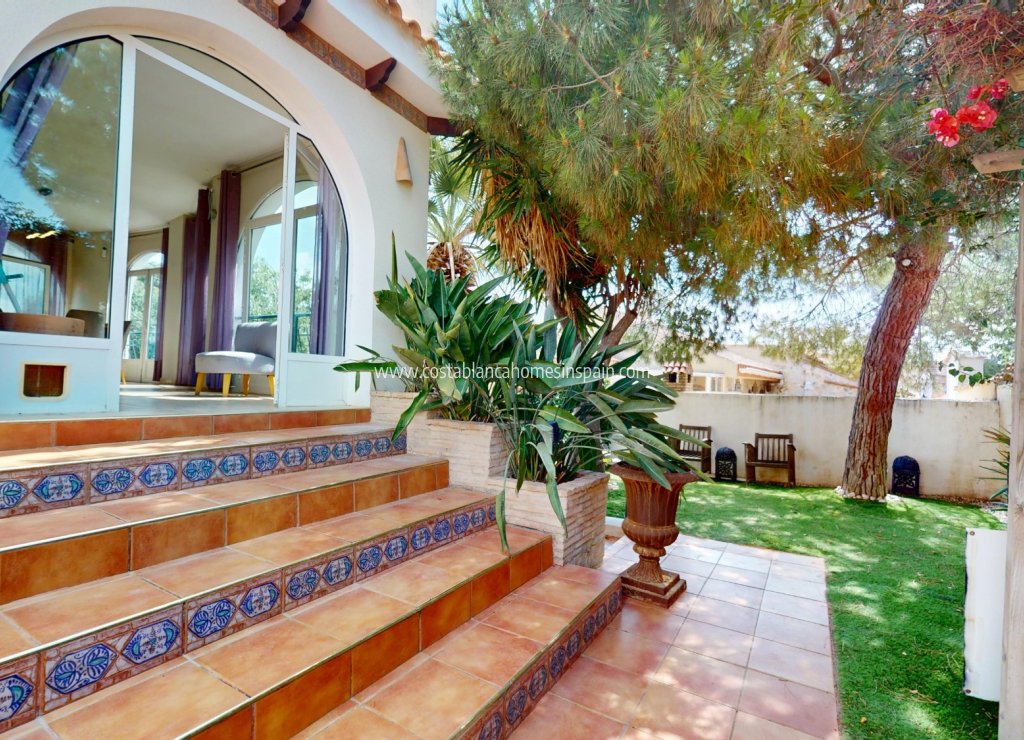 Resale - Detached Villa - Orihuela Costa - La Zenia