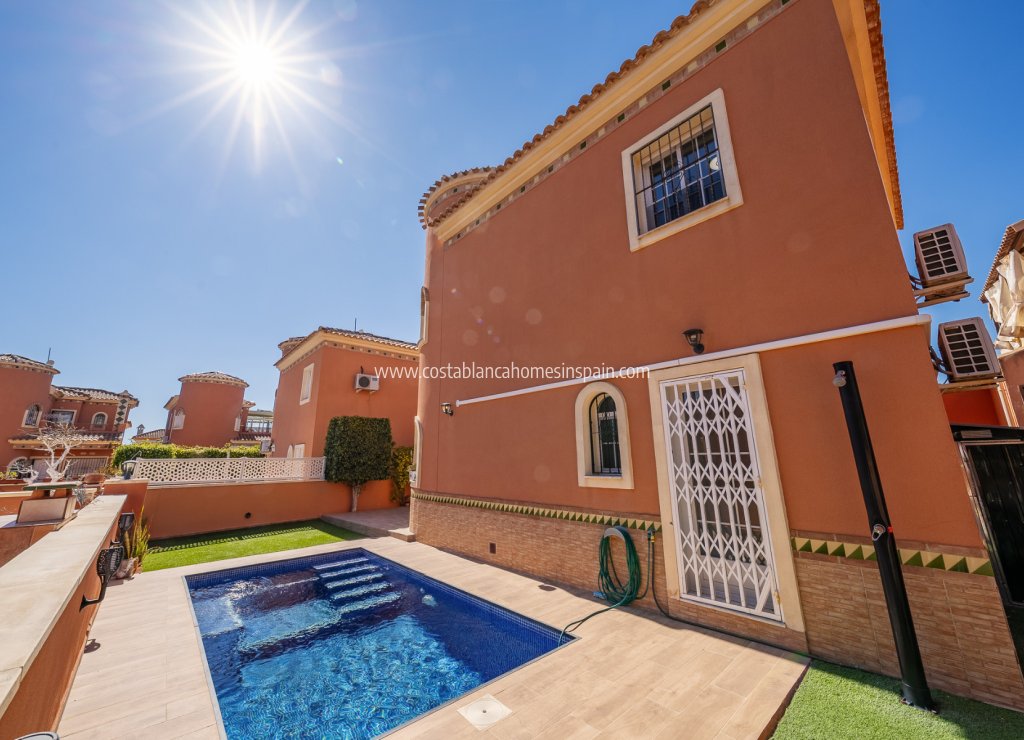 Resale - Detached Villa - Playa Flamenca - Sportcentre