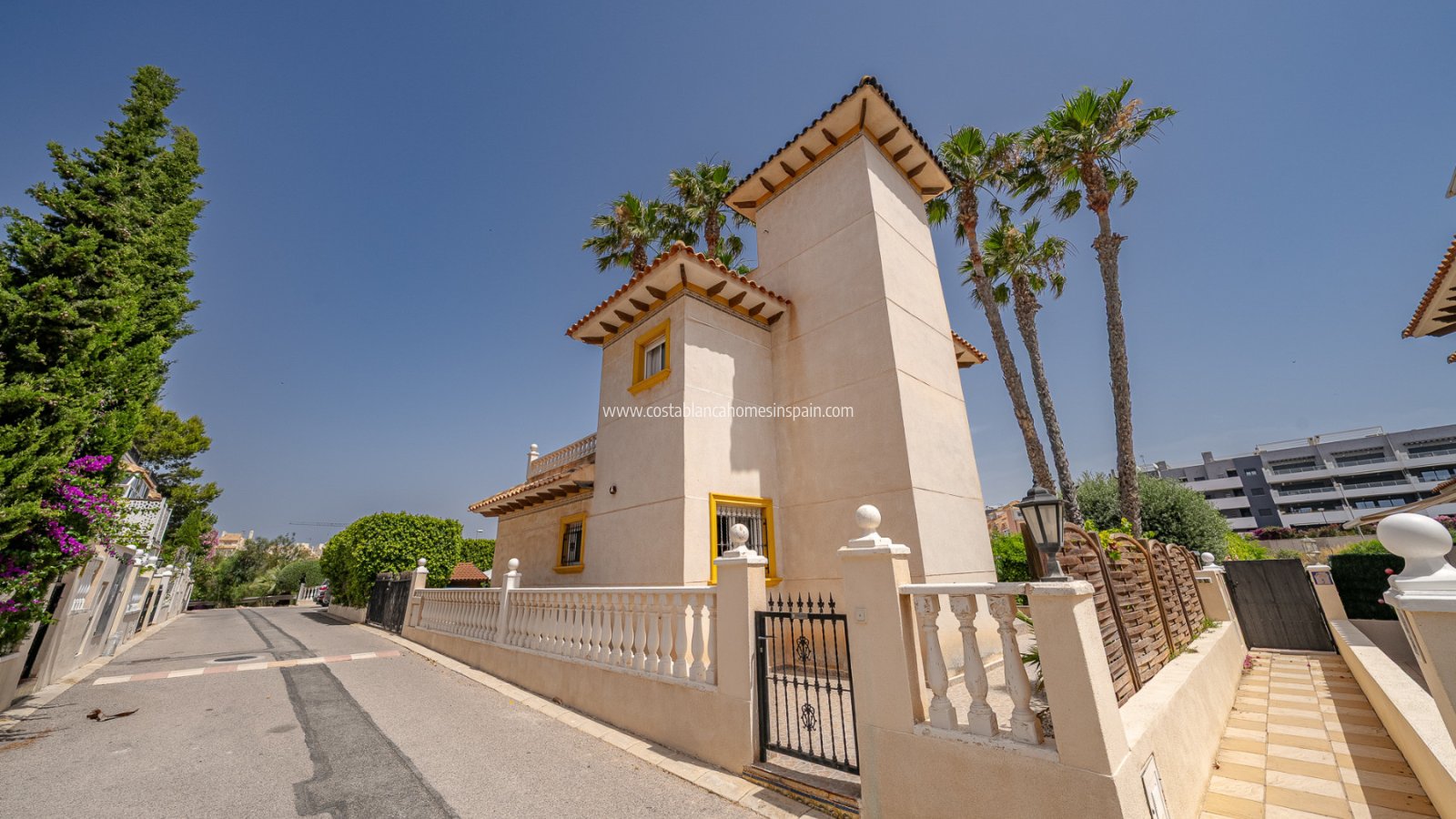 Resale - Detached Villa - Playa Flamenca