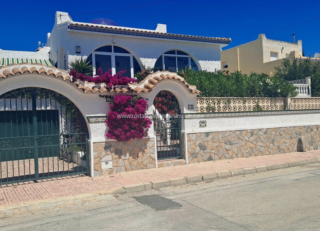Resale - Detached Villa - San Miguel de Salinas - BLUE LAGOON