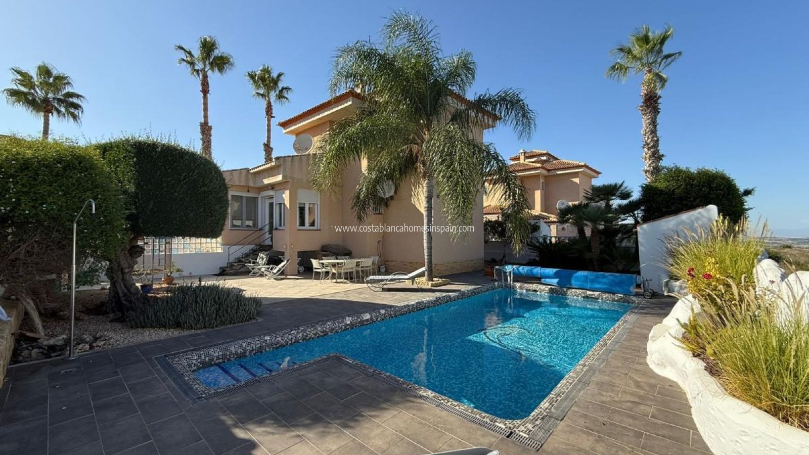 Resale - Detached Villa - San Miguel de Salinas