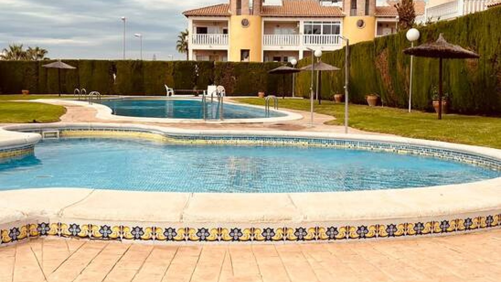 Resale - Detached Villa - Villamartin - Costa Blanca