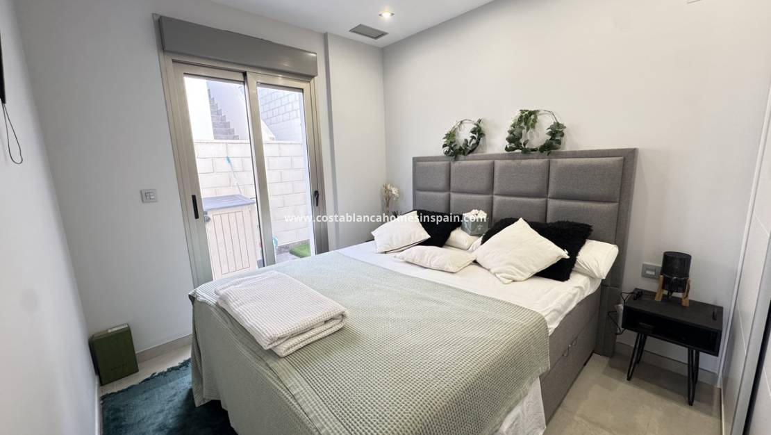 Resale - Detached Villa - Villamartin - Pau 26