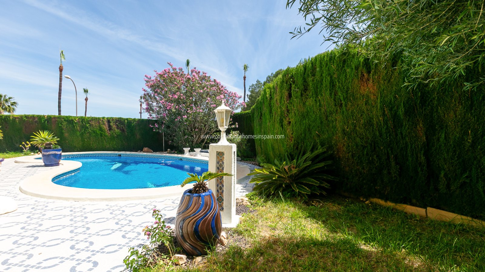 Resale - Detached Villa - Villamartin - Rioja