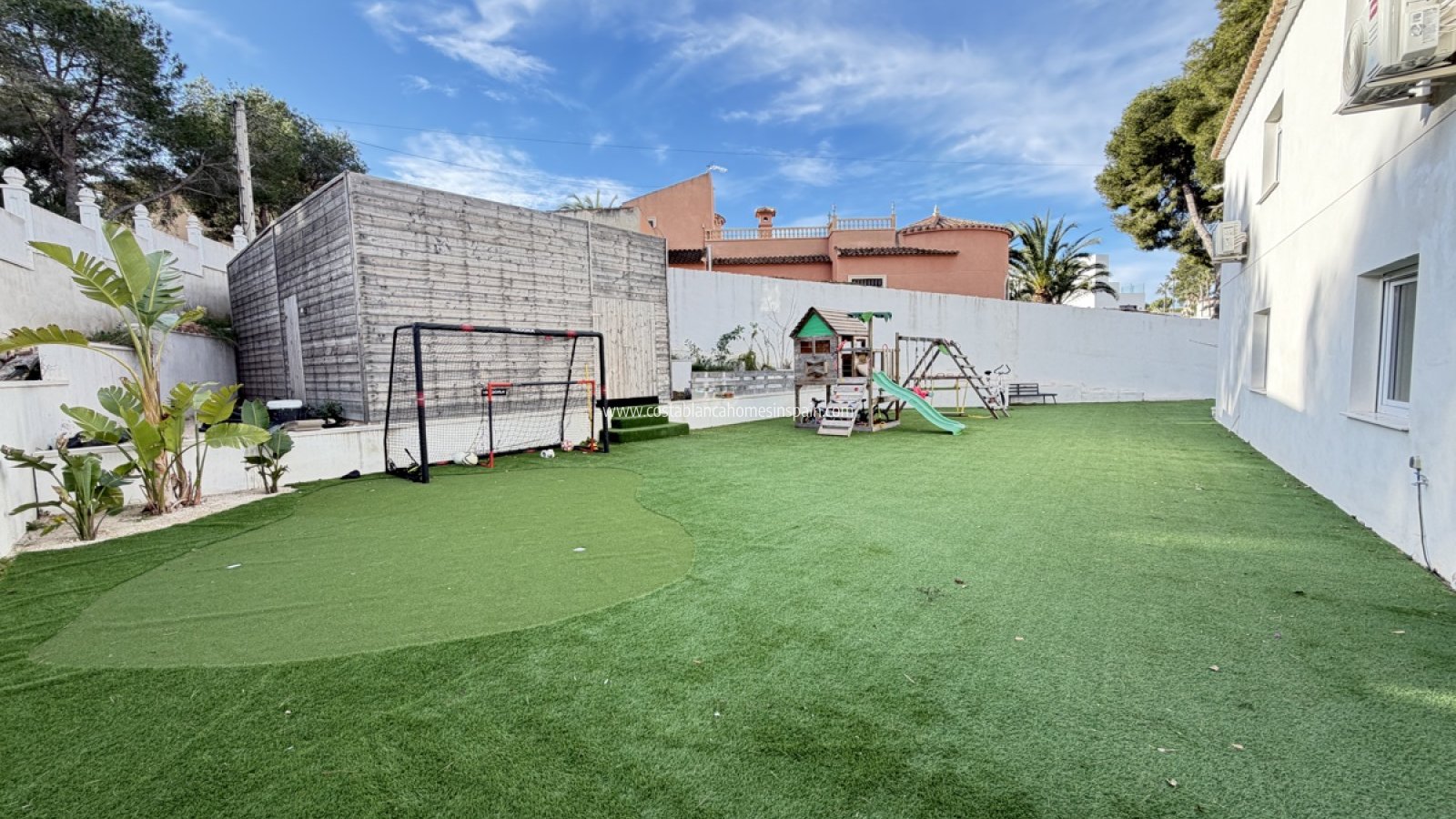 Resale - Detached Villa - Villamartin