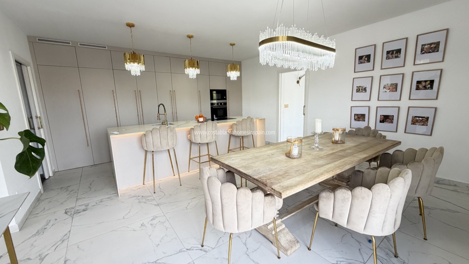 Resale - Detached Villa - Villamartin