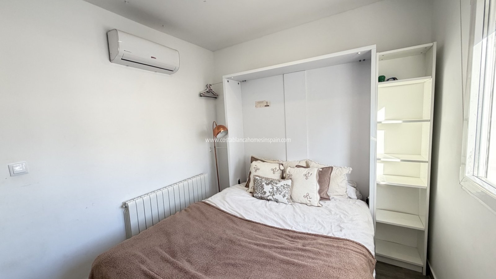 Resale - Detached Villa - Villamartin