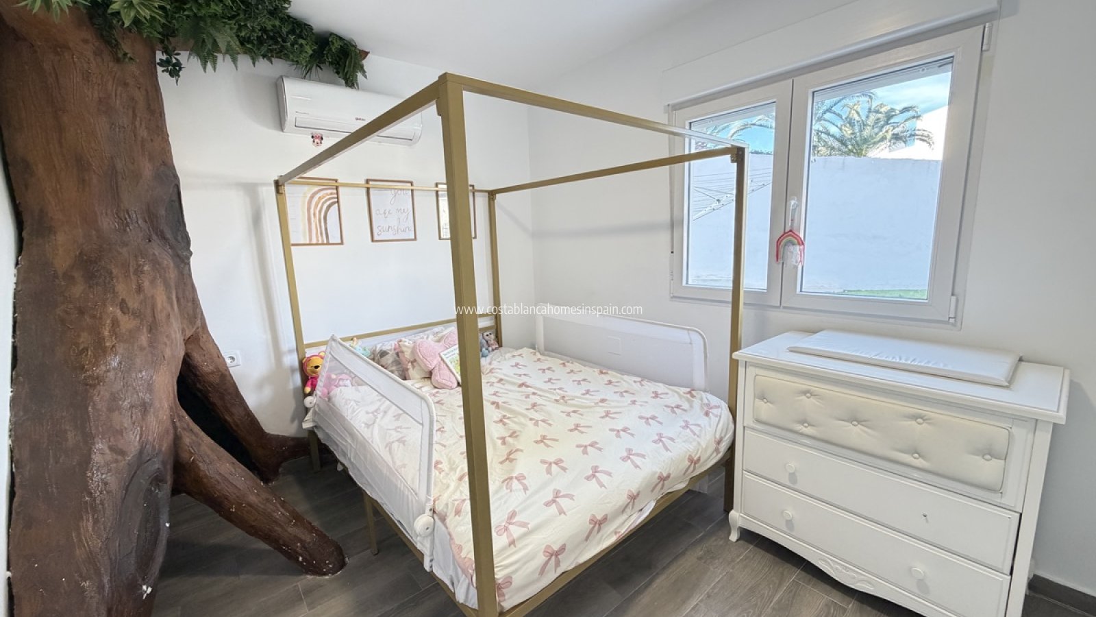 Resale - Detached Villa - Villamartin