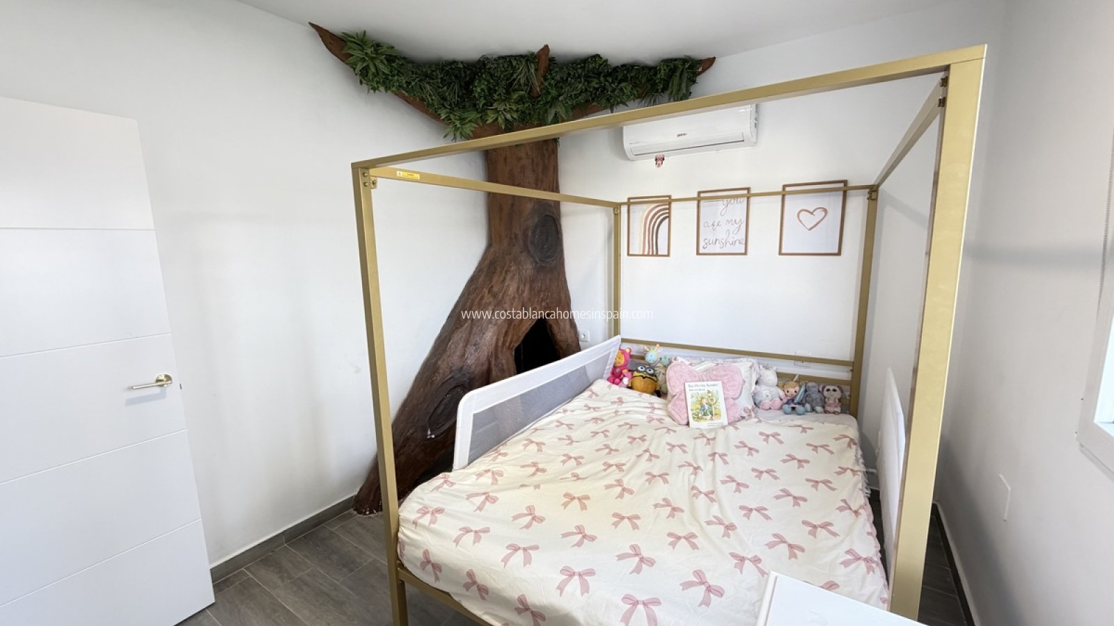 Resale - Detached Villa - Villamartin