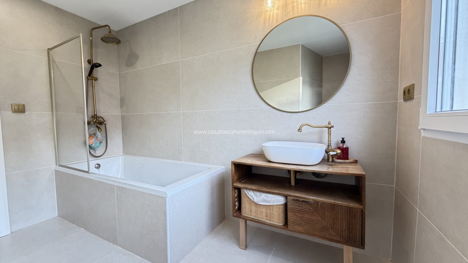 Resale - Detached Villa - Villamartin