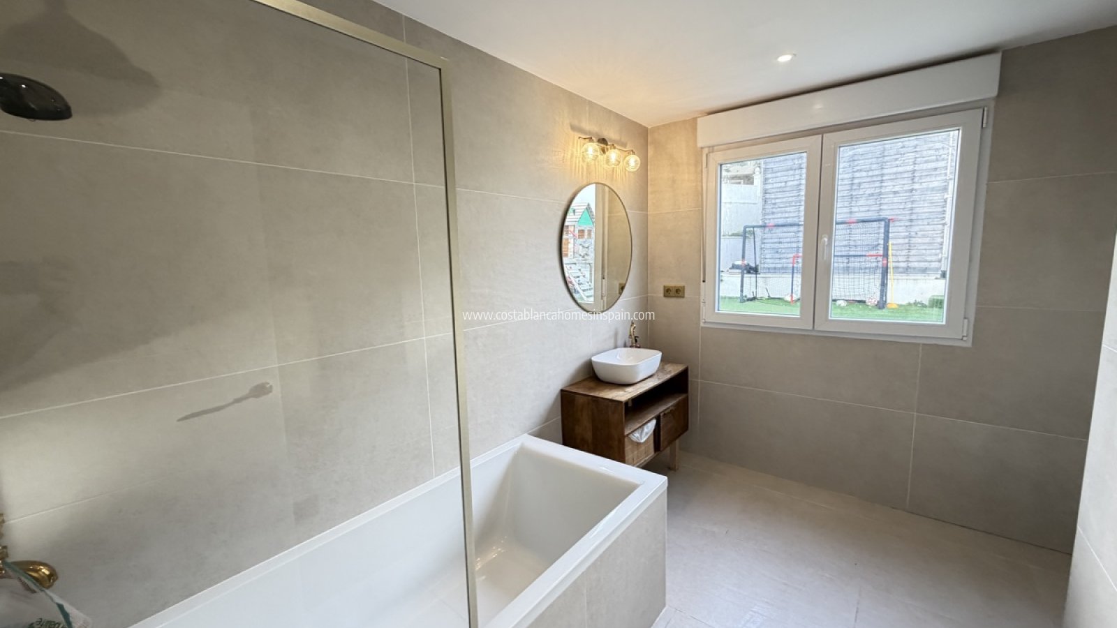 Resale - Detached Villa - Villamartin