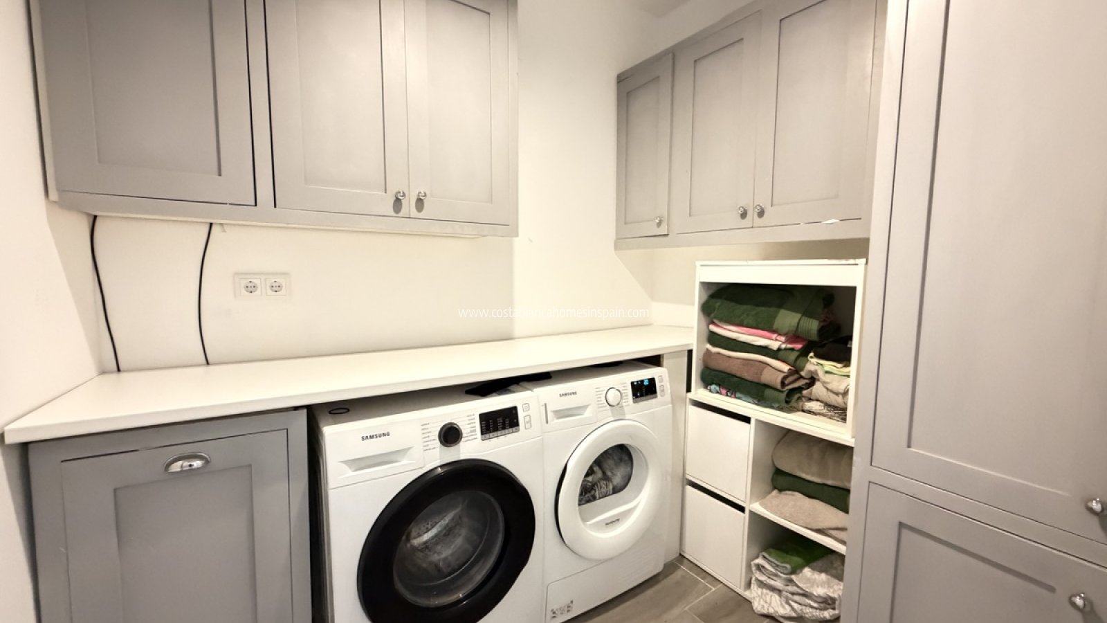 Resale - Detached Villa - Villamartin