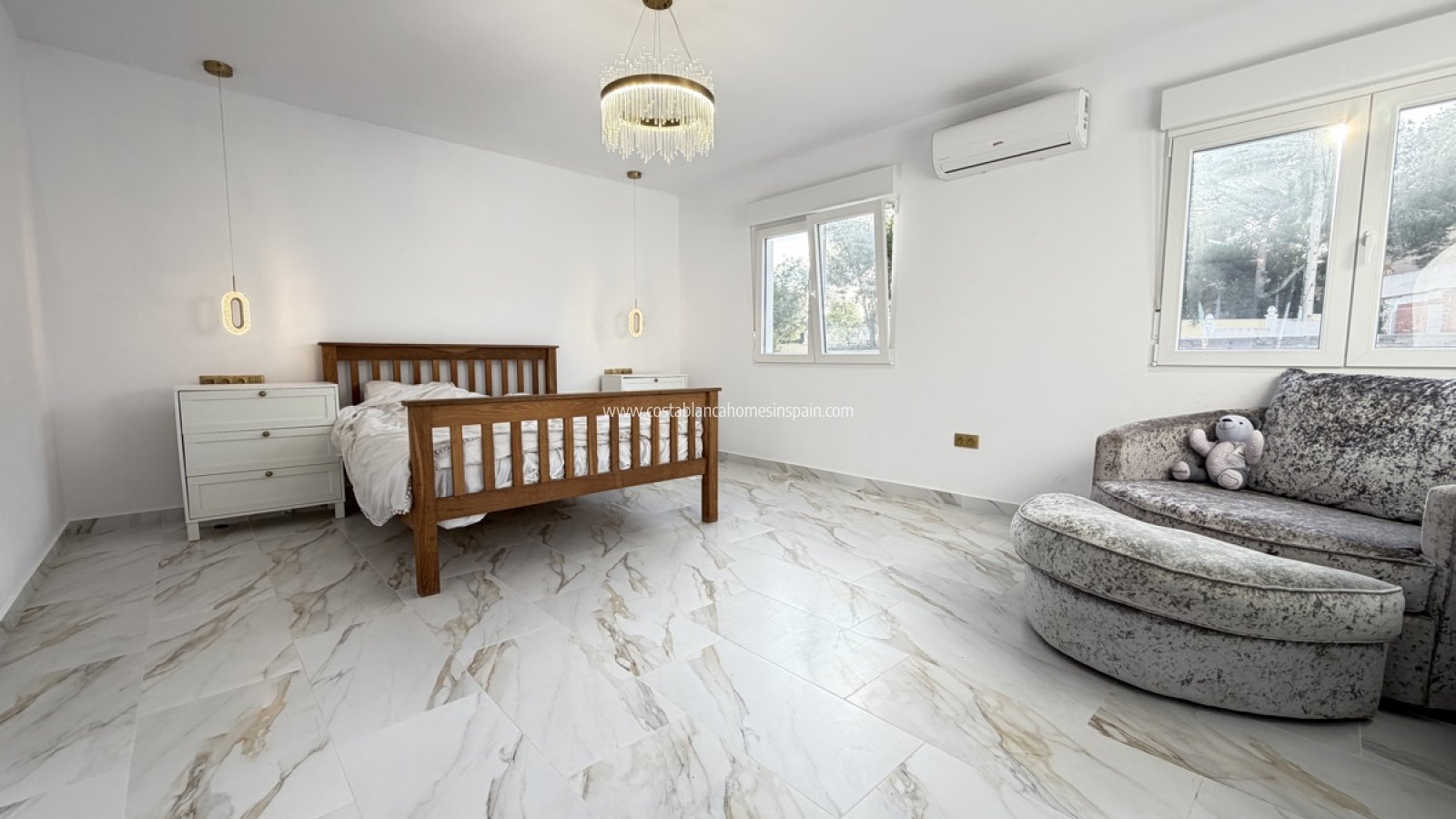 Resale - Detached Villa - Villamartin