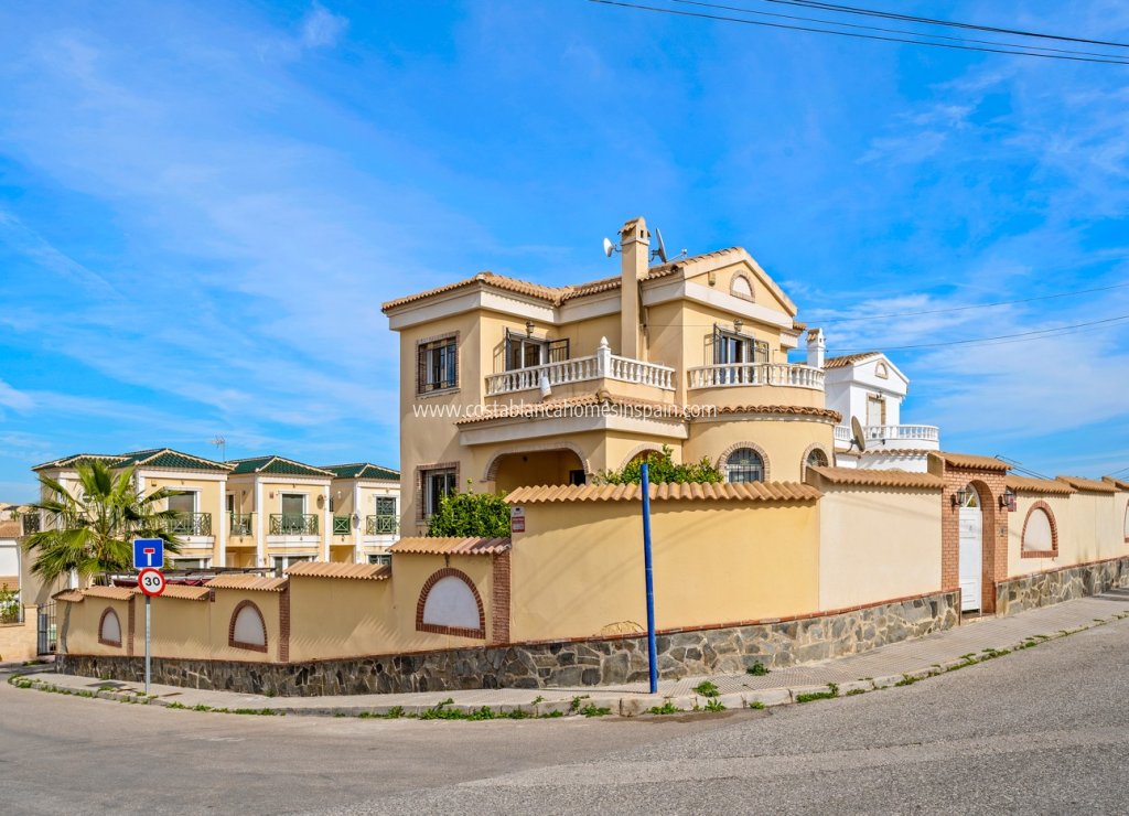 Resale - Detached Villa - Villamartin