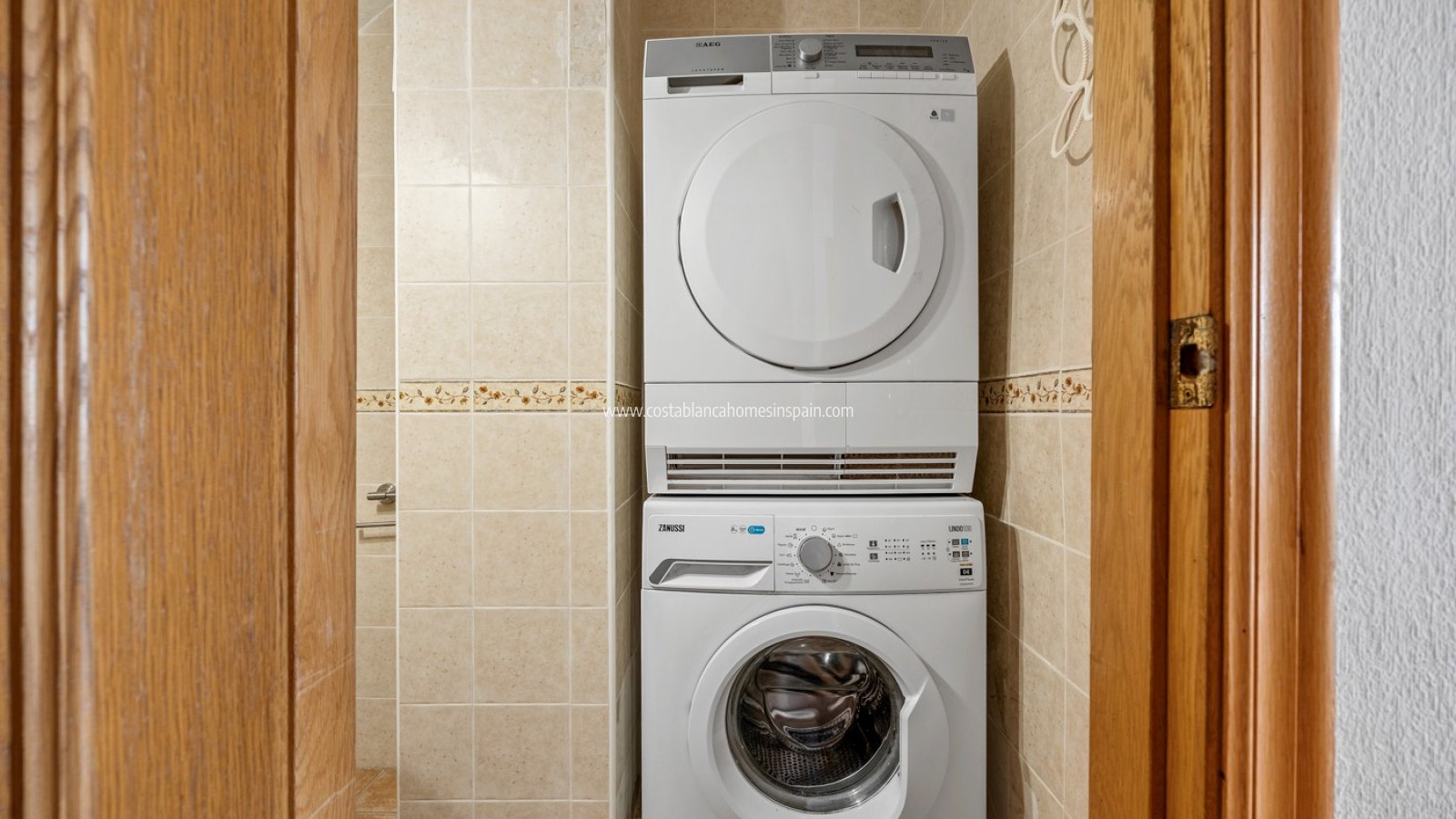 Resale - Detached Villa - Villamartin