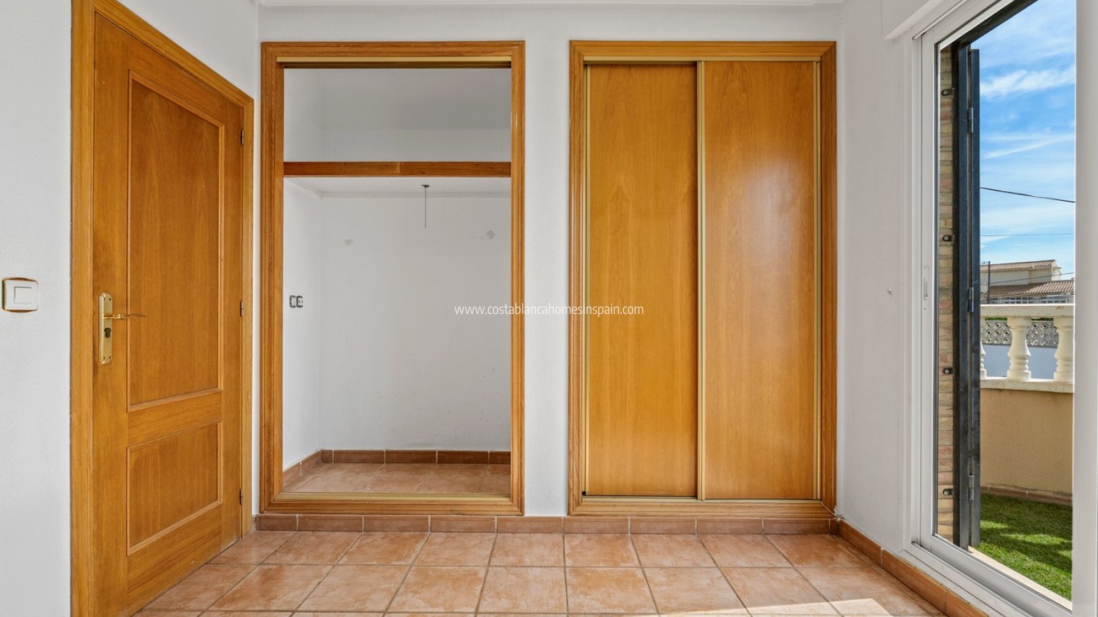 Resale - Detached Villa - Villamartin