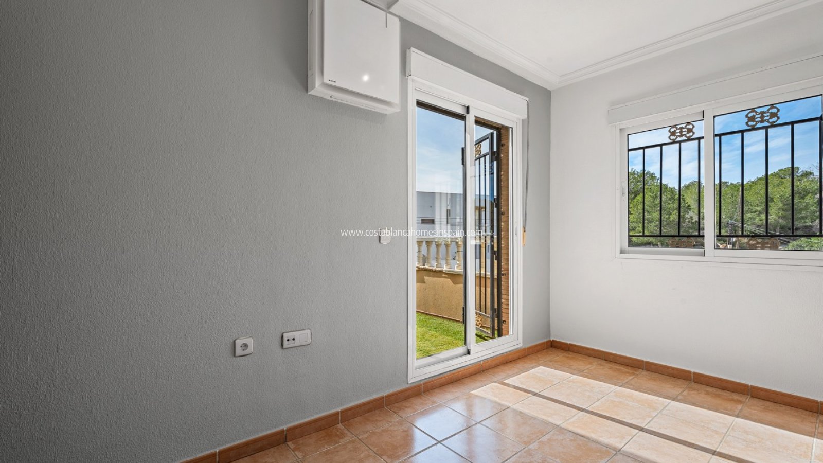 Resale - Detached Villa - Villamartin
