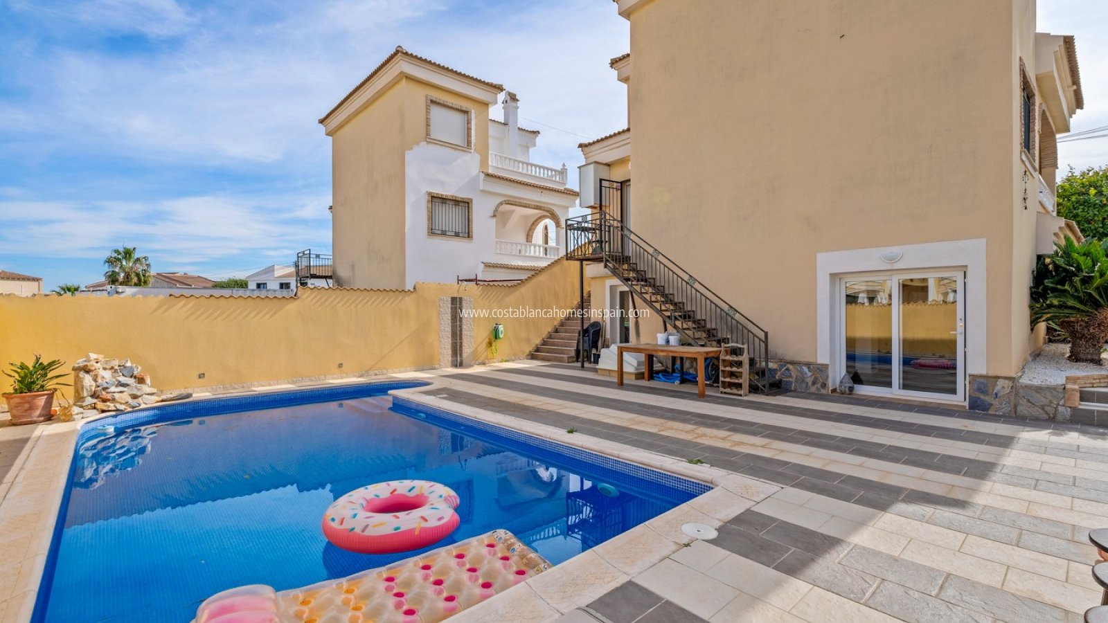 Resale - Detached Villa - Villamartin