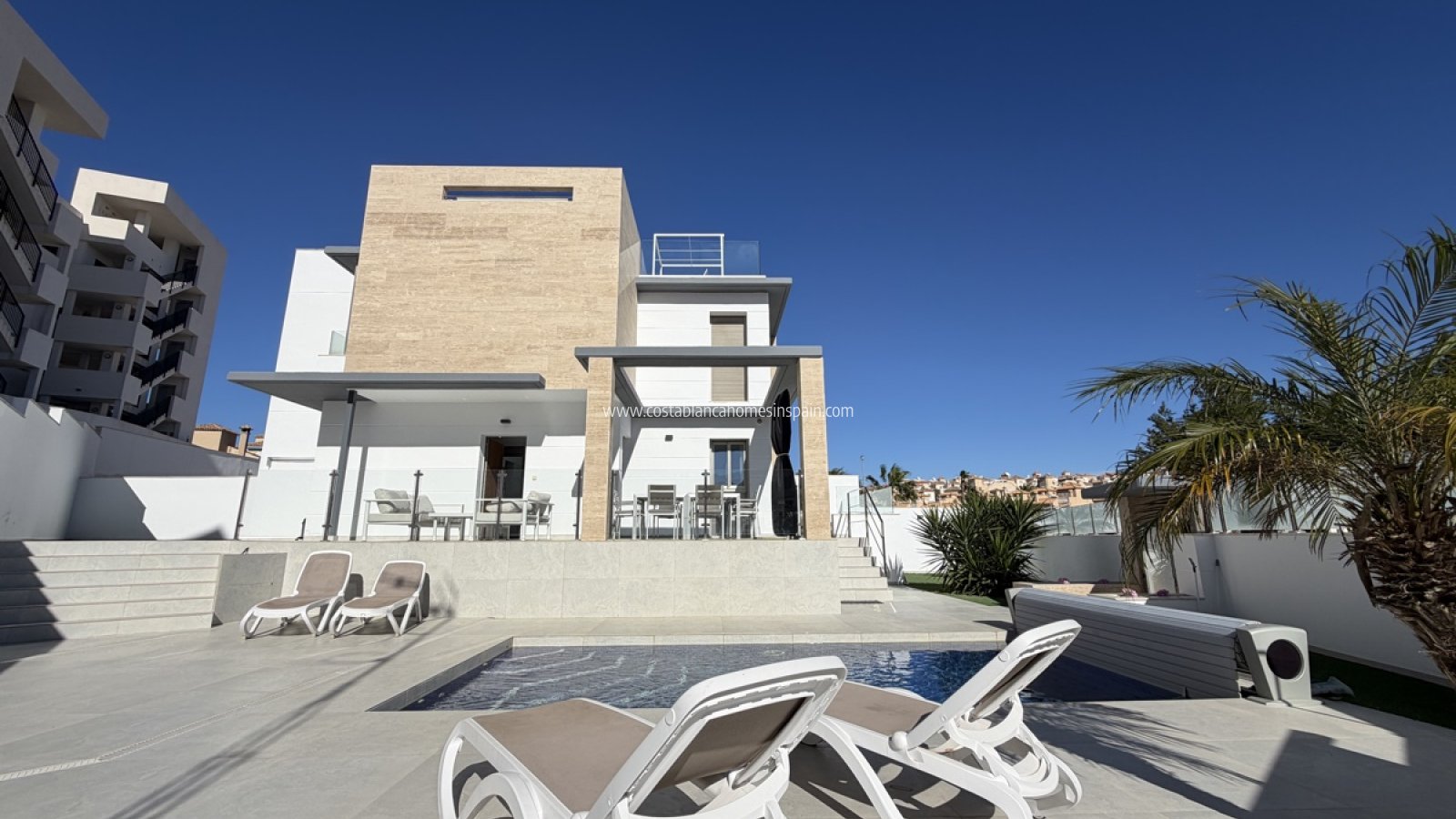 Resale - Detached Villa - Villamartin