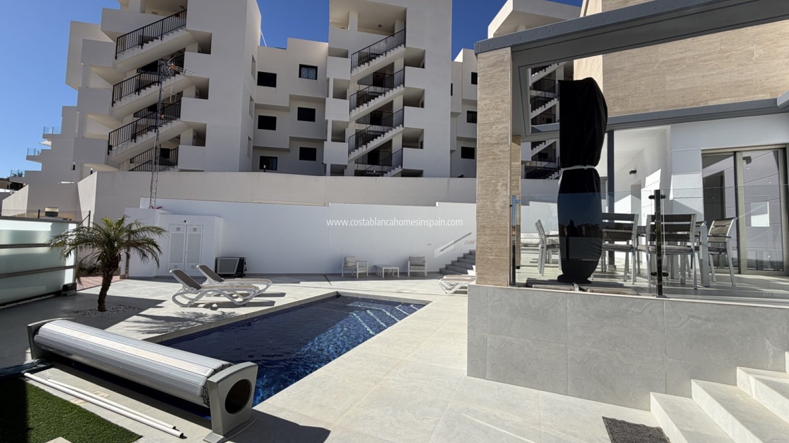 Resale - Detached Villa - Villamartin