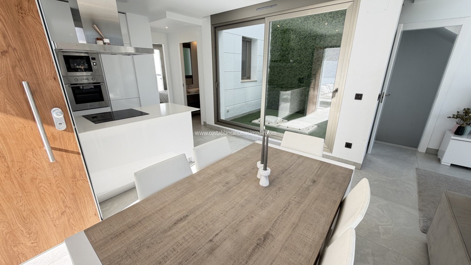 Resale - Detached Villa - Villamartin