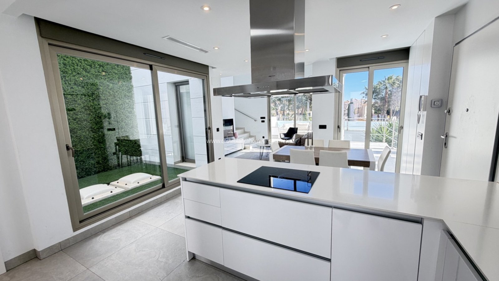 Resale - Detached Villa - Villamartin