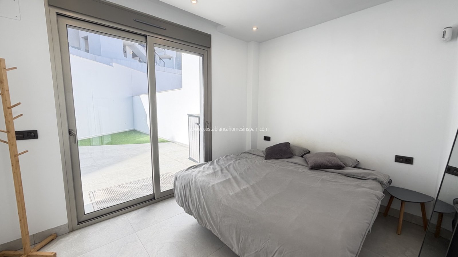 Resale - Detached Villa - Villamartin