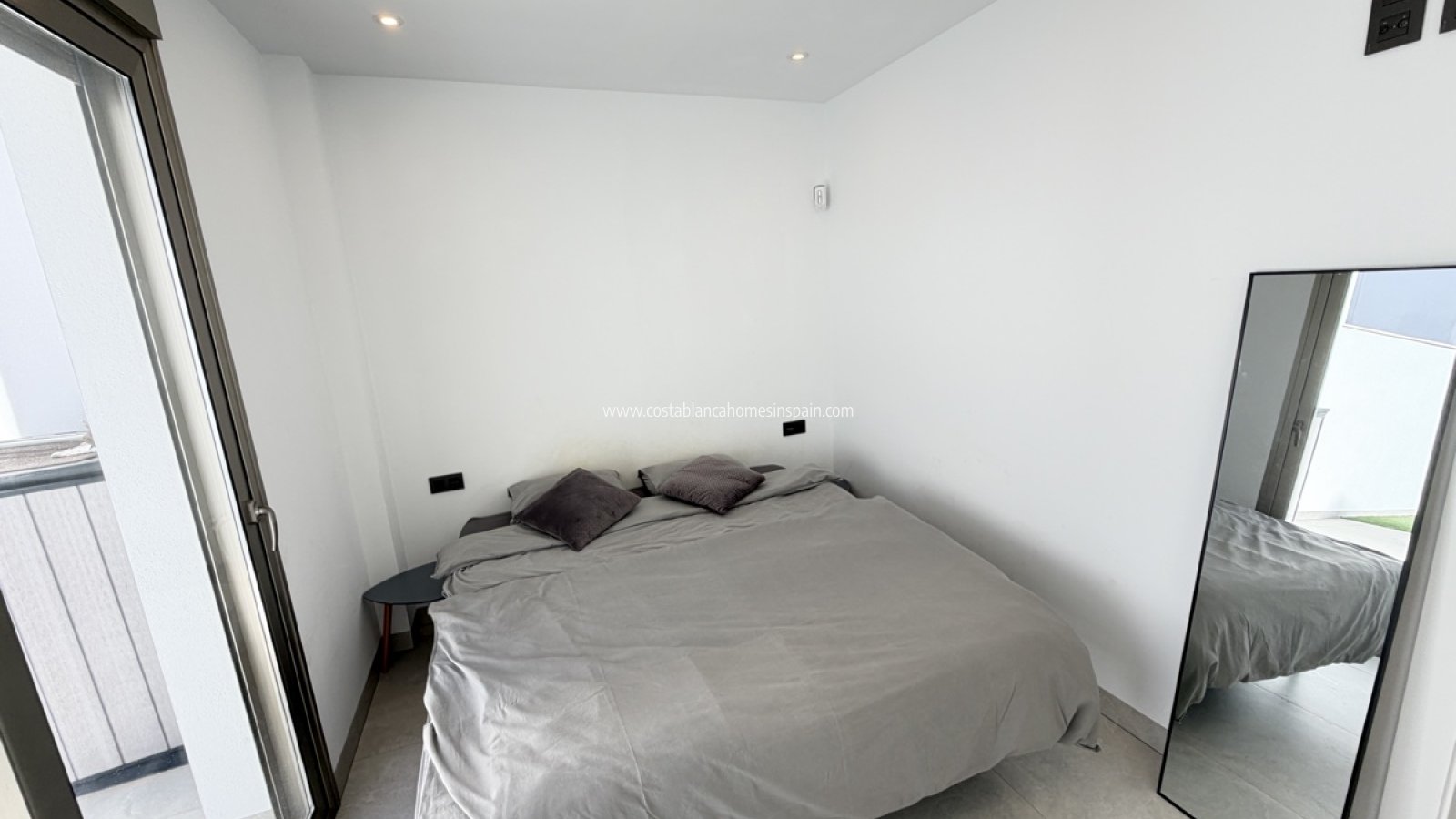 Resale - Detached Villa - Villamartin