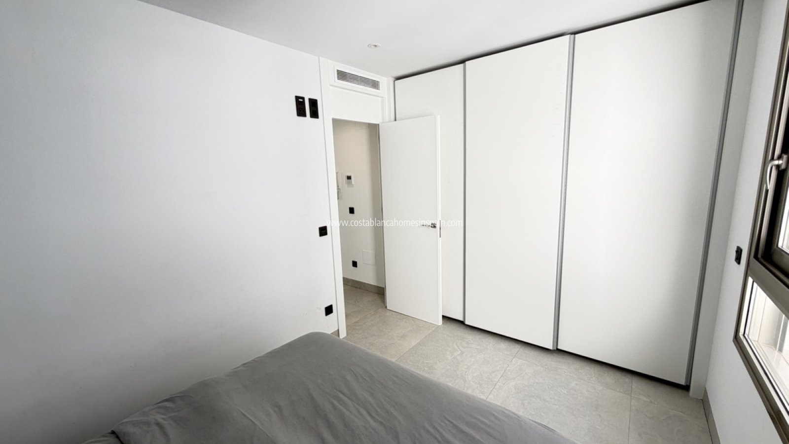 Resale - Detached Villa - Villamartin