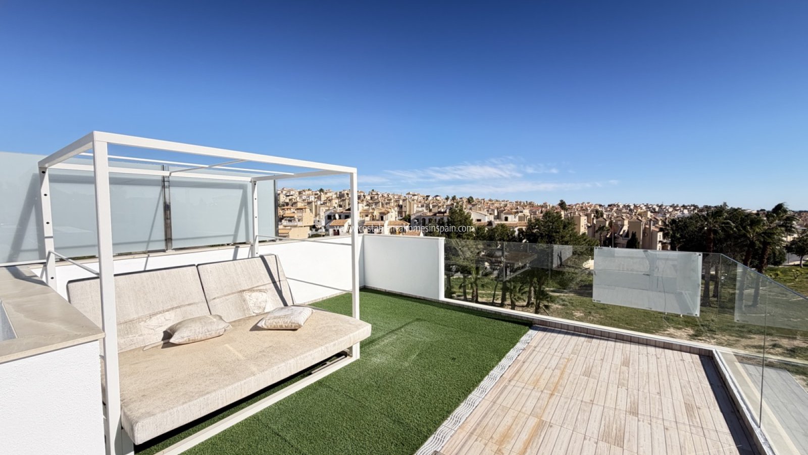 Resale - Detached Villa - Villamartin