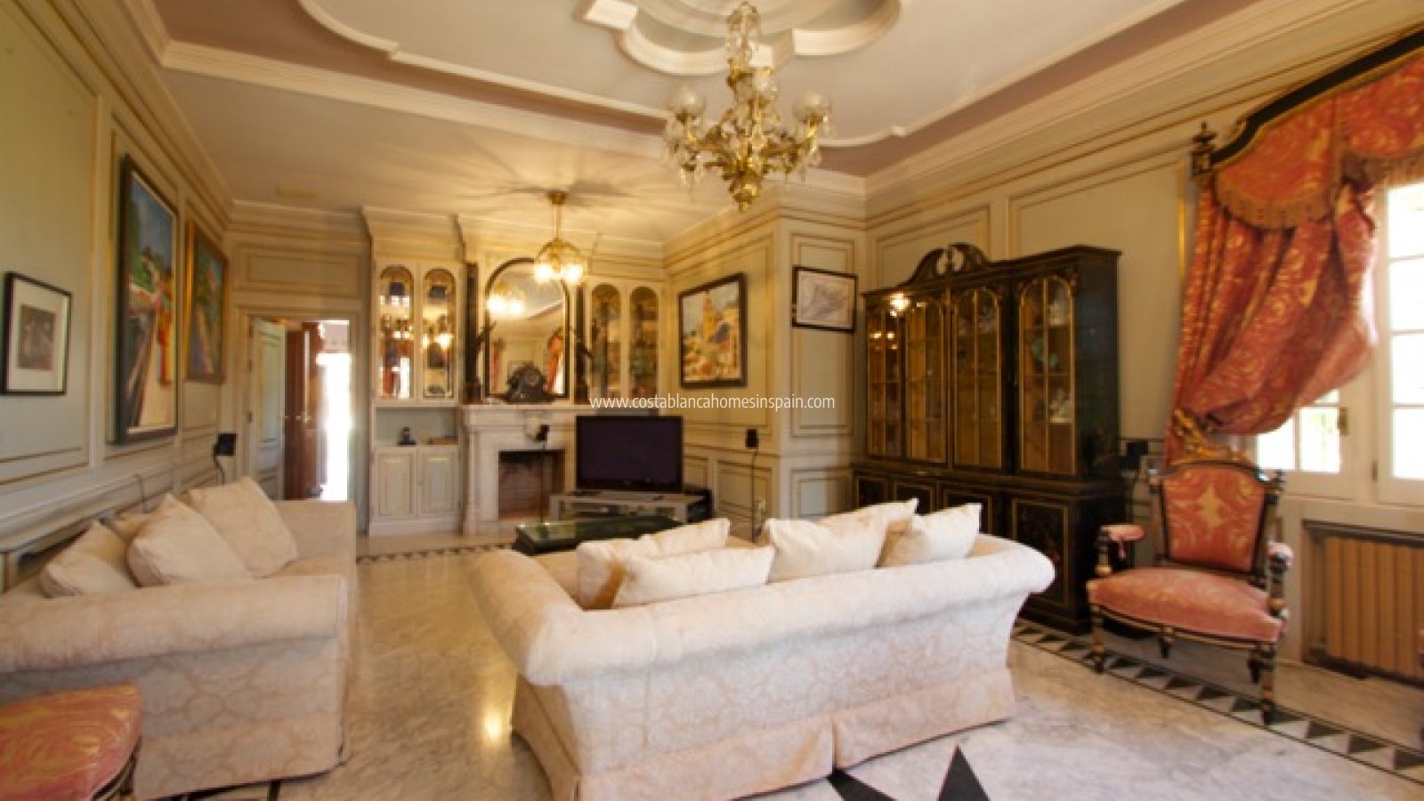 Resale - Detached Villa - Villamartin