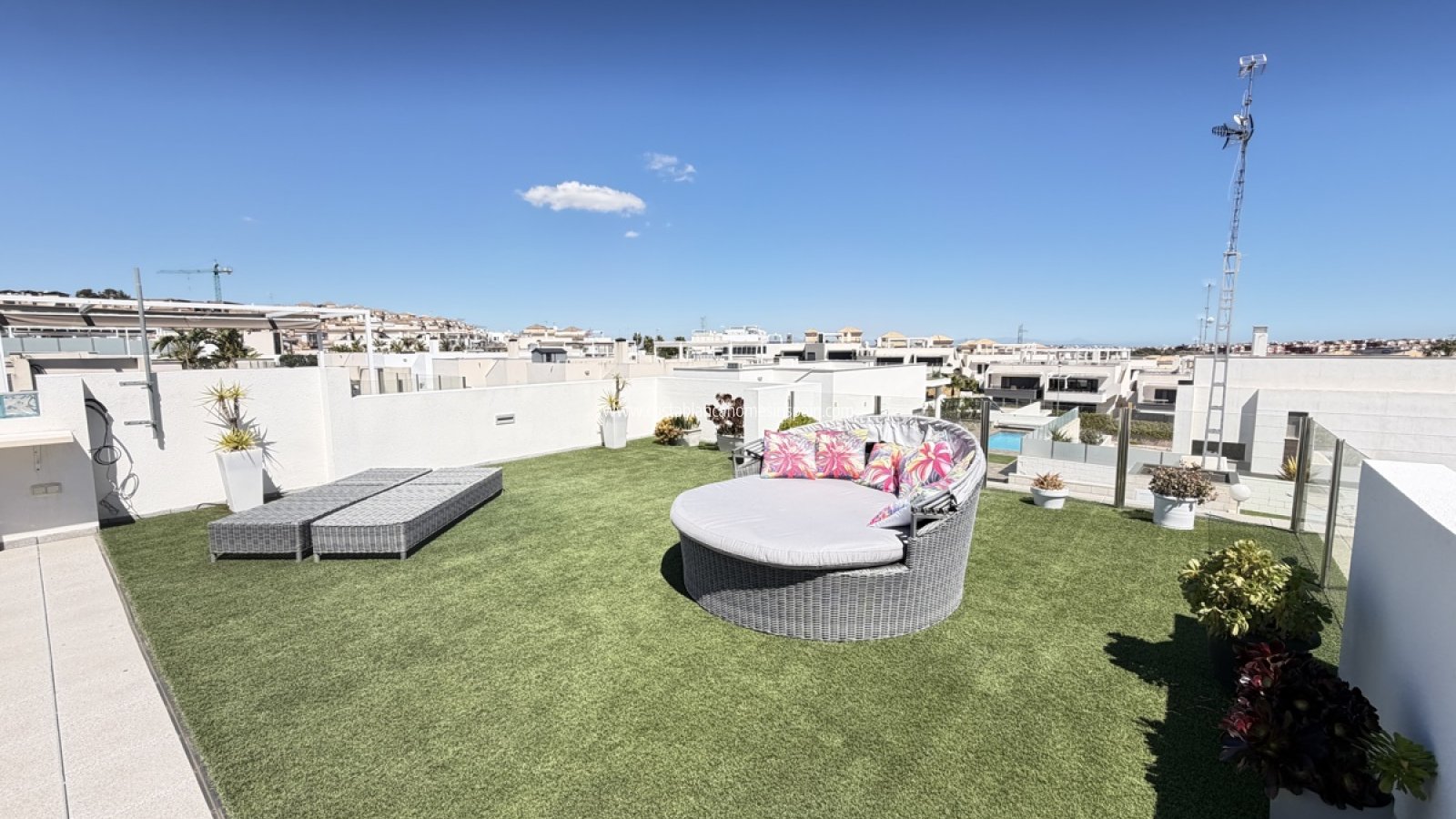 Resale - Detached Villa - Villamartin