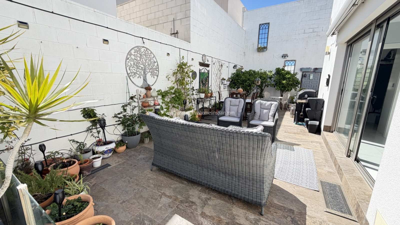 Resale - Detached Villa - Villamartin