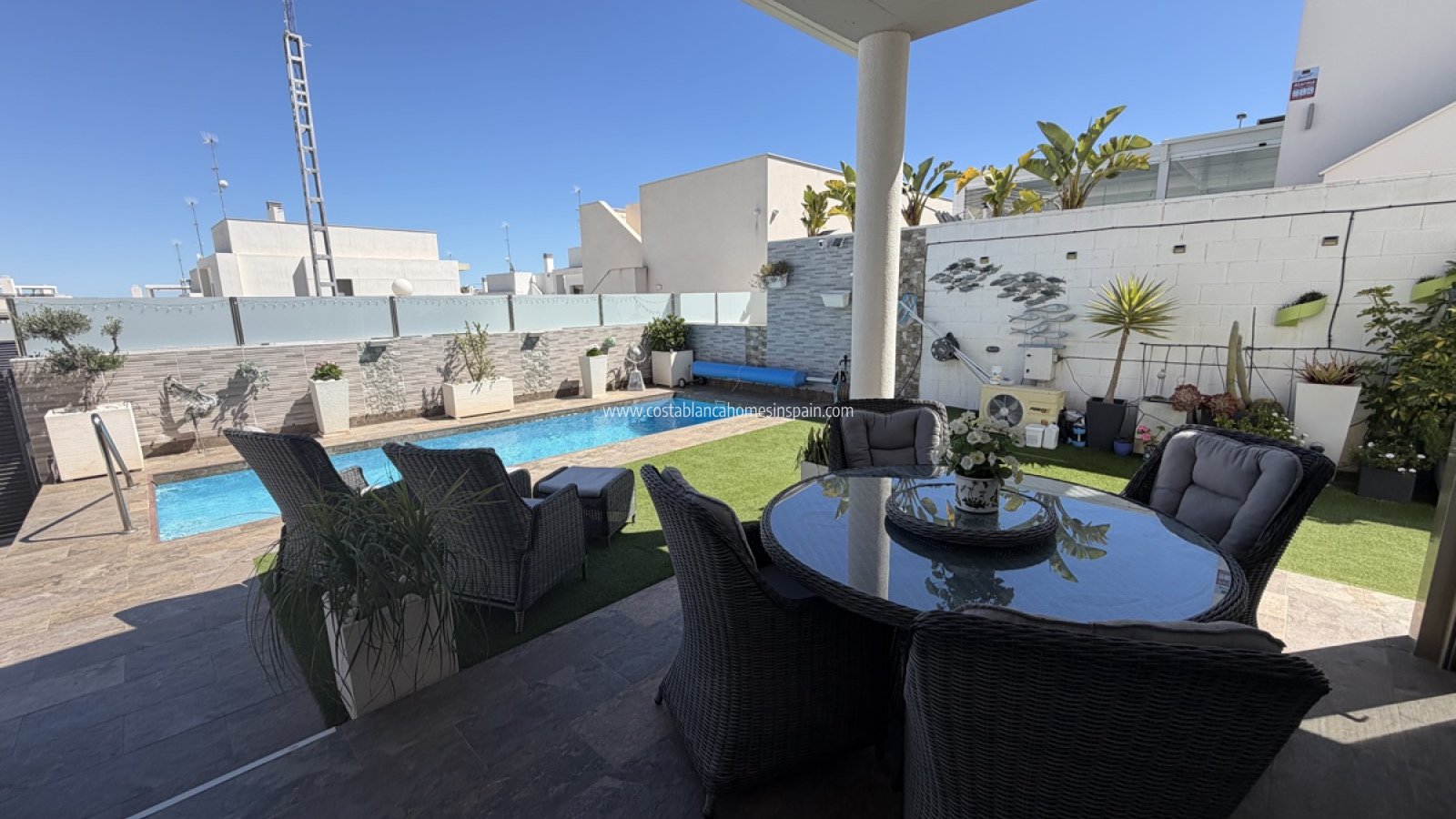 Resale - Detached Villa - Villamartin