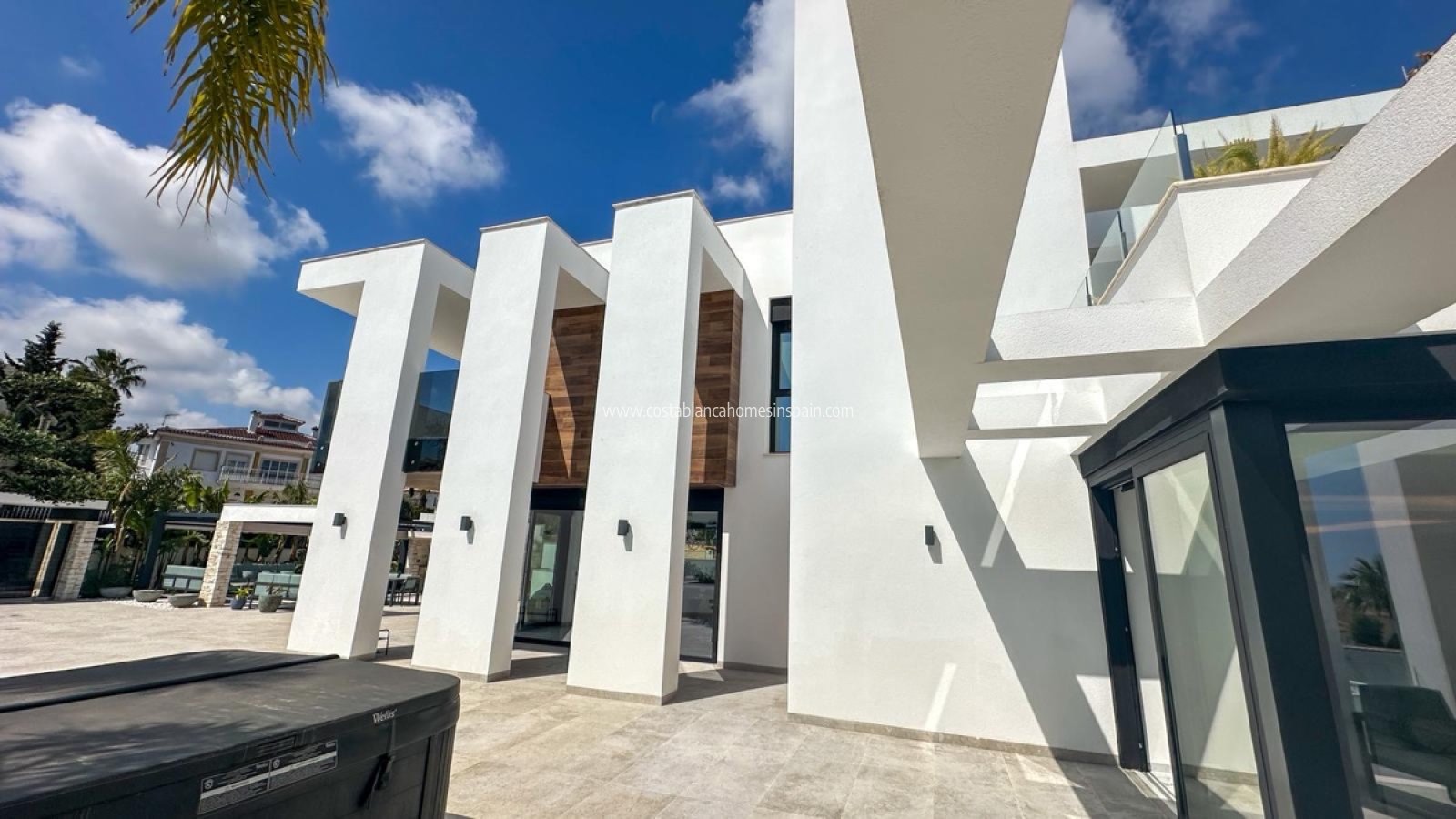 Resale - Detached Villa - Villamartin