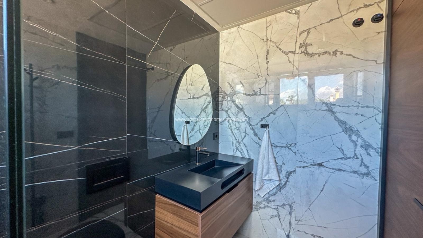 Resale - Detached Villa - Villamartin