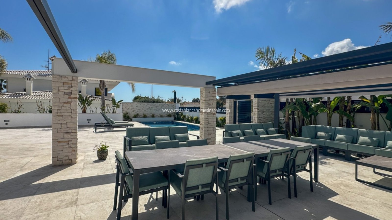 Resale - Detached Villa - Villamartin