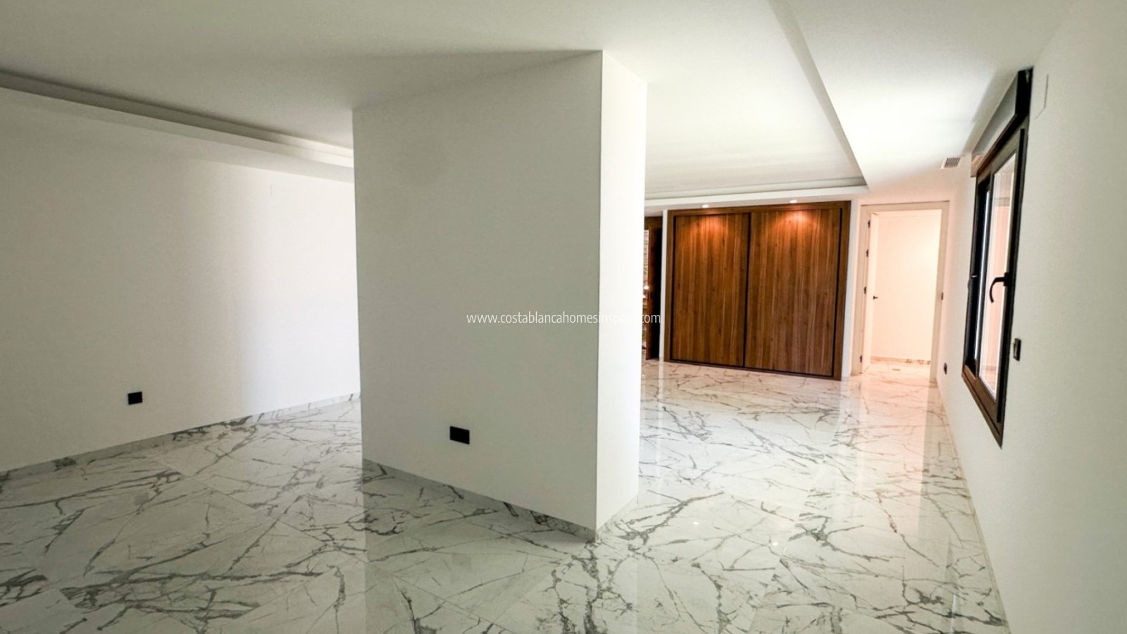 Resale - Detached Villa - Villamartin