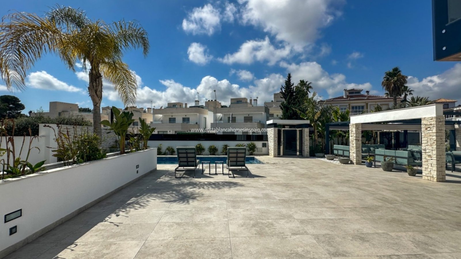 Resale - Detached Villa - Villamartin