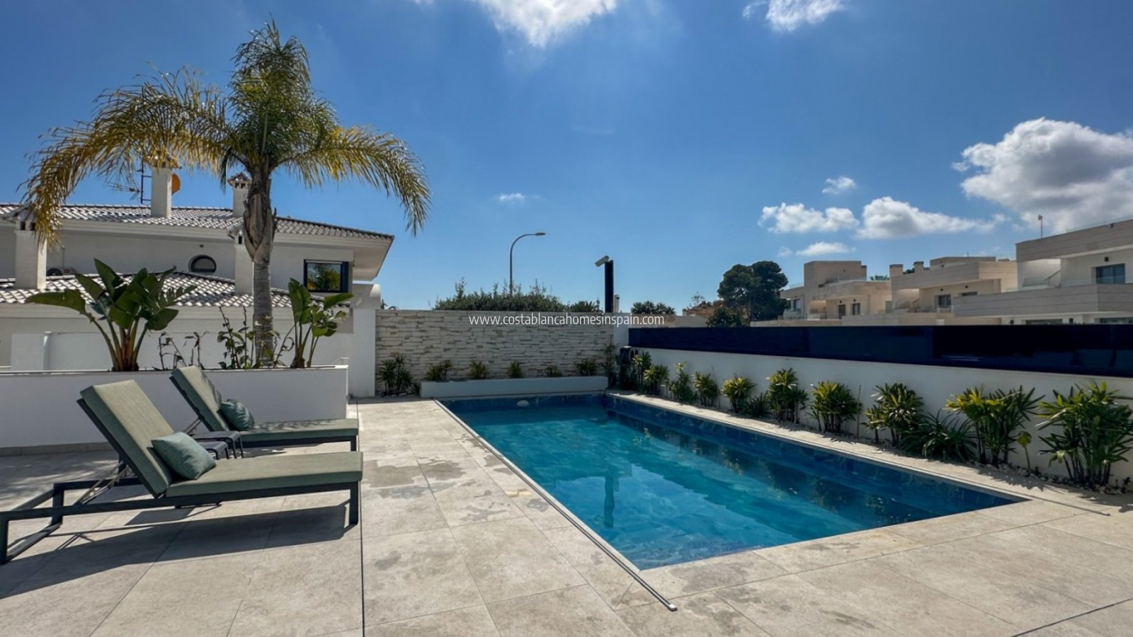 Resale - Detached Villa - Villamartin