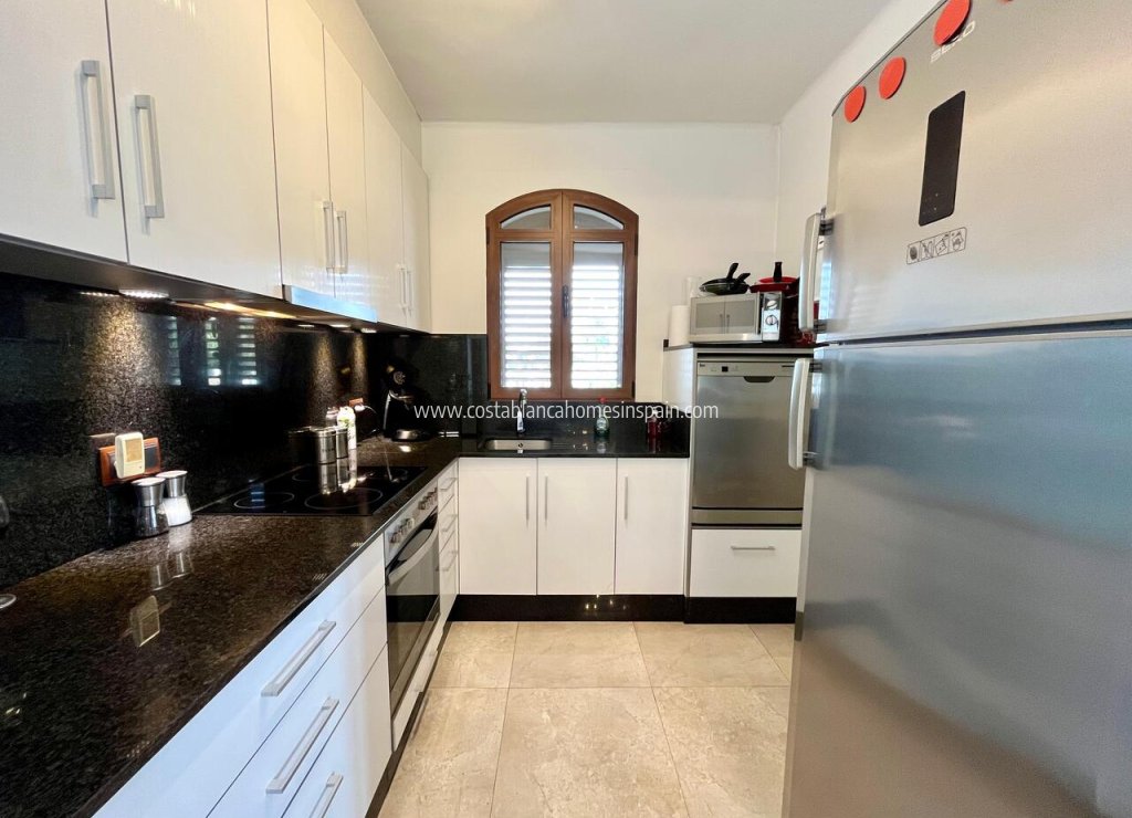 Resale - Detached Villa - Villamartin