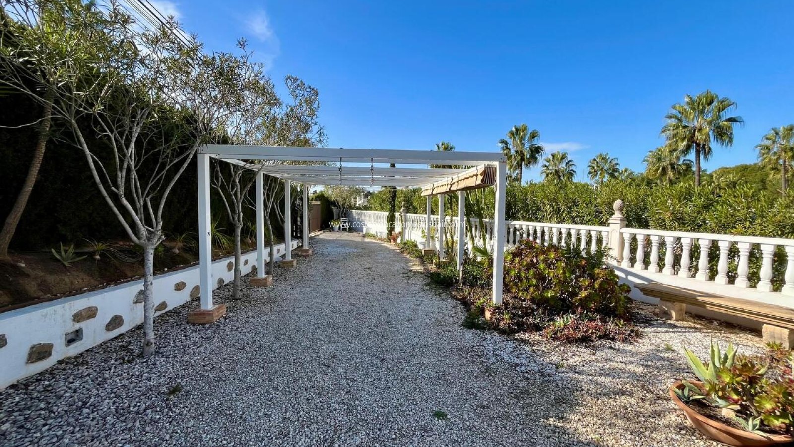 Resale - Detached Villa - Villamartin